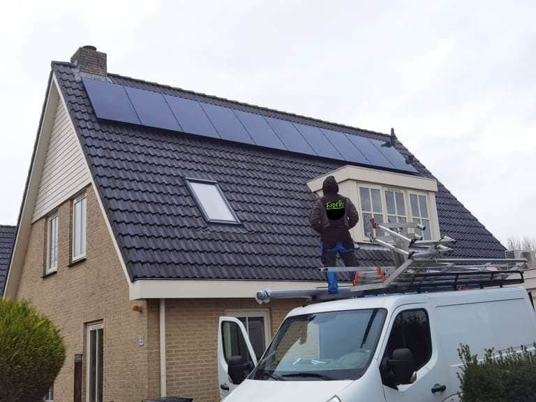 Over Ons zonnepanelen HYUNDAI SOLAR MODULE